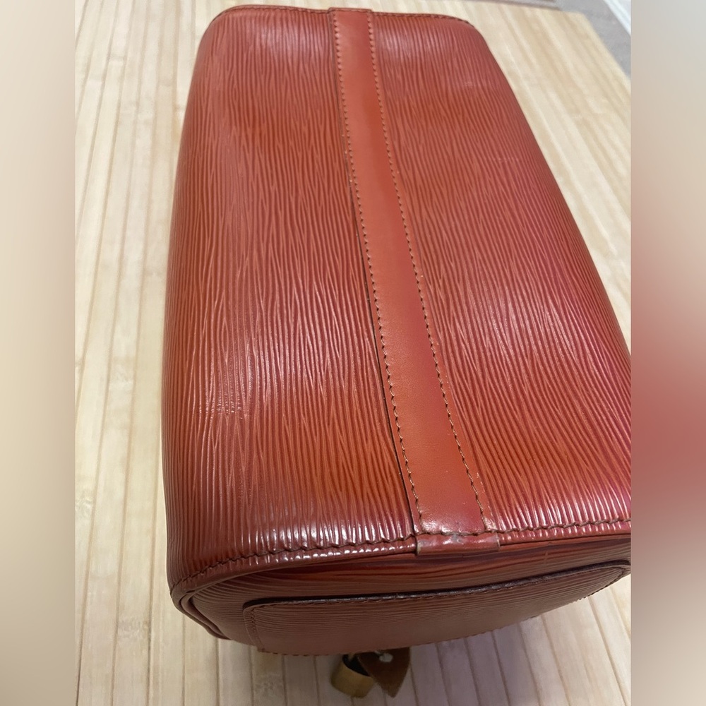 Louis Vuitton Epi cognac leather Speedy 25 W/ LV LOCK AND KEY. - Picture 11 of 12